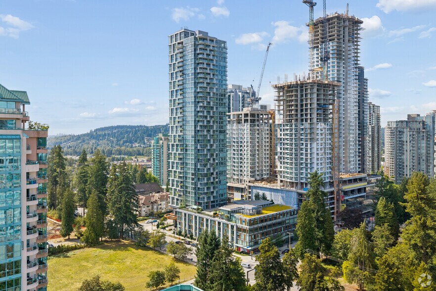 1182 Westwood St, Coquitlam, BC à vendre - Photo de l’immeuble – Image 2 sur 4