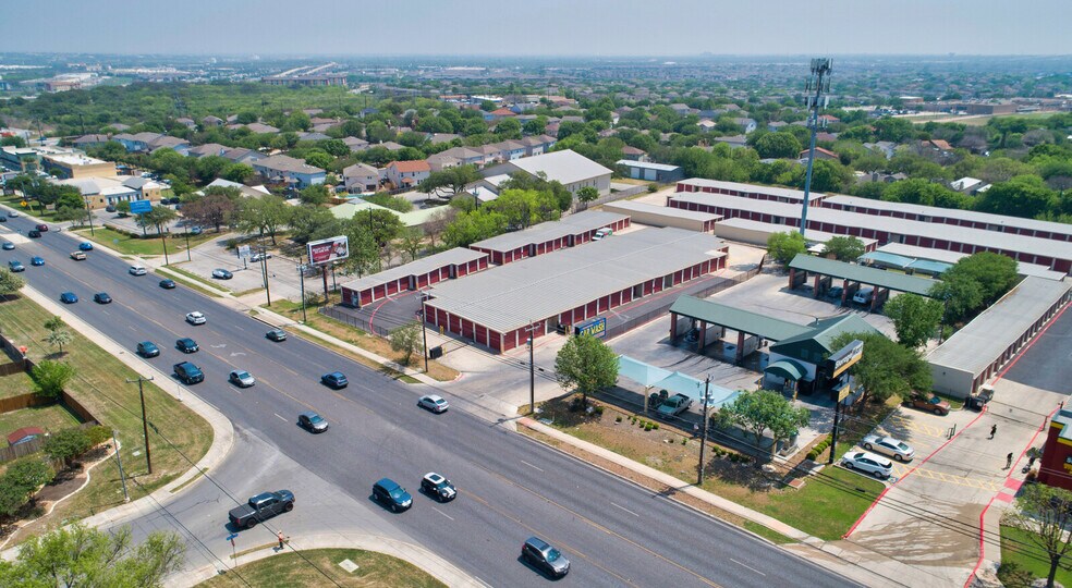 9576 Potranco Rd, San Antonio, TX à vendre - Photo de l’immeuble – Image 3 sur 12