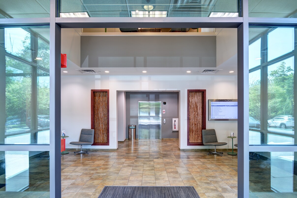 800 Bunn Dr, Princeton, NJ à louer Hall d’entrée– Image 1 sur 3