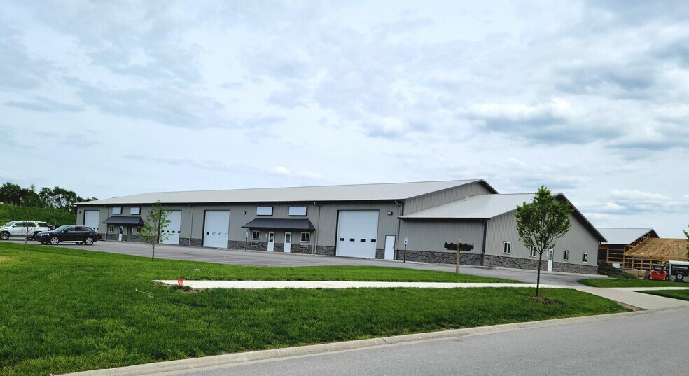 8215 Taney Pl, Merrillville, IN à louer - Photo de l’immeuble – Image 1 sur 29