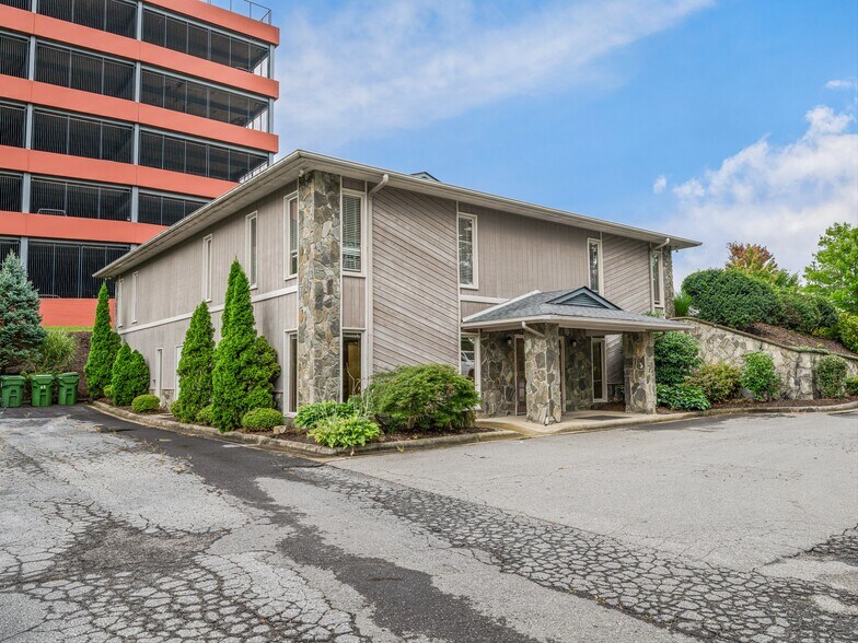 6 Brooklet St, Asheville, NC à louer - Photo de l’immeuble – Image 2 sur 32