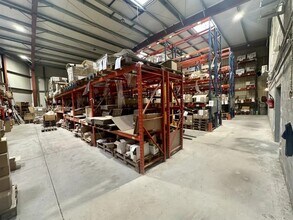 Industriel/Logistique dans Fréjus à louer Photo intérieure– Image 1 sur 4
