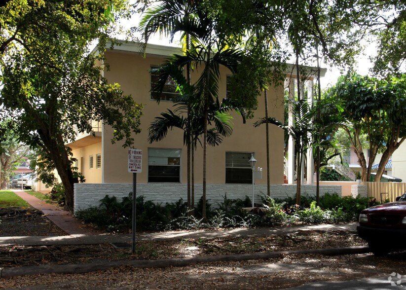 118 Antilla Ave, Coral Gables, FL à vendre - Photo de l’immeuble – Image 2 sur 4