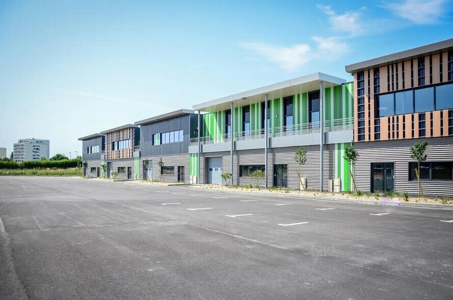 Bureau dans Conflans-Sainte-Honorine à louer - Photo de l’immeuble – Image 2 sur 23