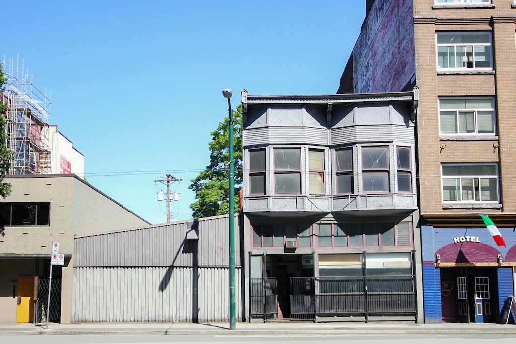 1024 Main St, Vancouver, BC à vendre Photo principale– Image 1 sur 15