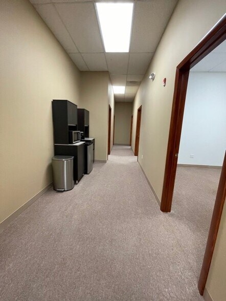 100 Corporate Dr, Trumbull, CT à louer - Photo de l’immeuble – Image 3 sur 14