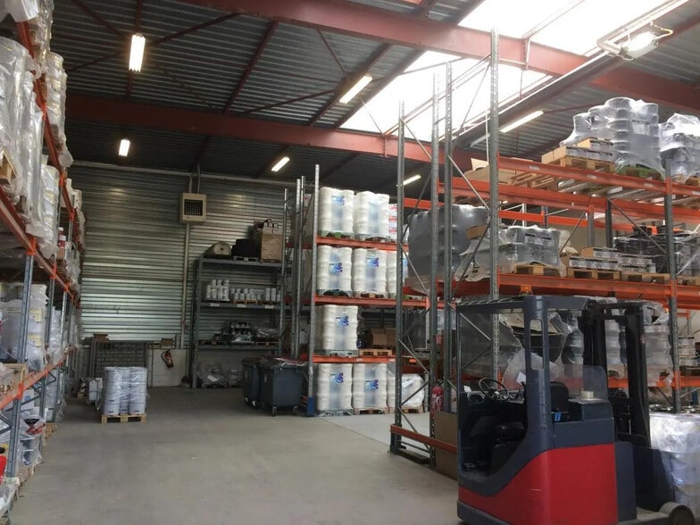 Local d'activités dans Nanteuil-lès-Meaux à vendre - Photo intérieure – Image 2 sur 4