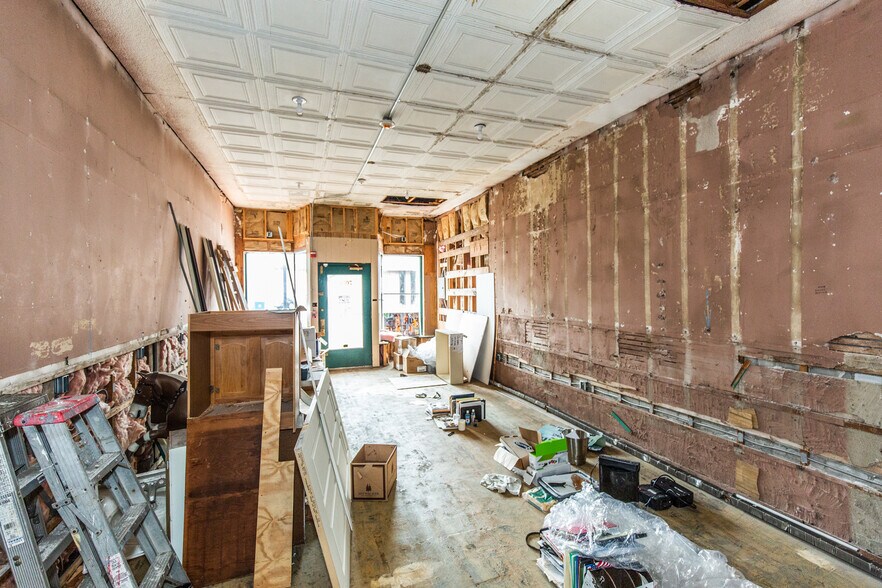 2020-2026 Smith St, North Providence, RI à vendre - Photo de l’immeuble – Image 3 sur 44
