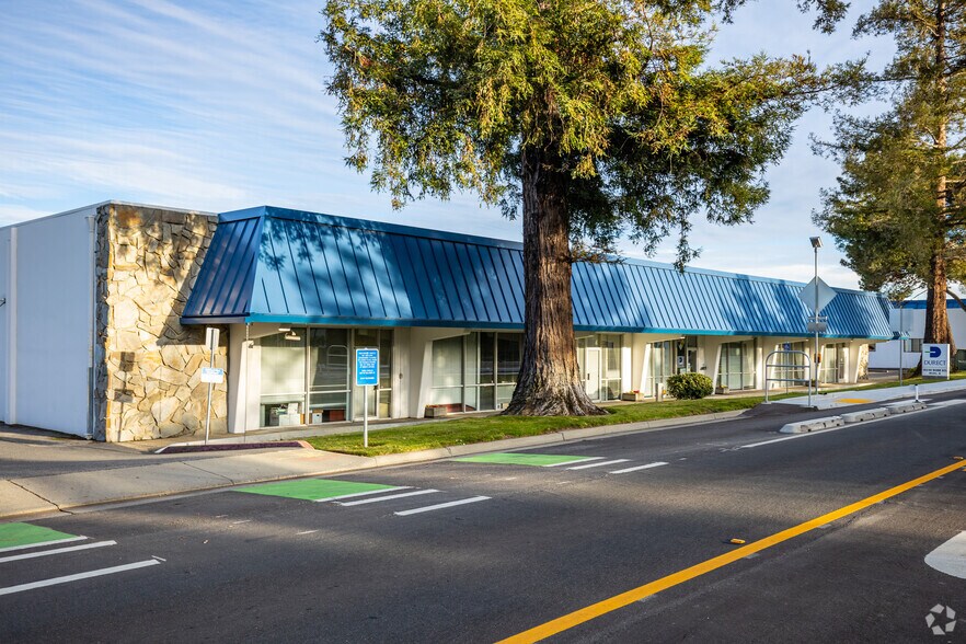10240 Bubb Rd, Cupertino, CA à louer - Photo de l’immeuble – Image 2 sur 5