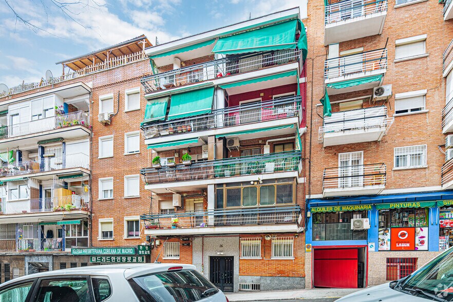 Immeuble residentiel dans Madrid, Madrid à vendre - Photo de l’immeuble – Image 2 sur 2