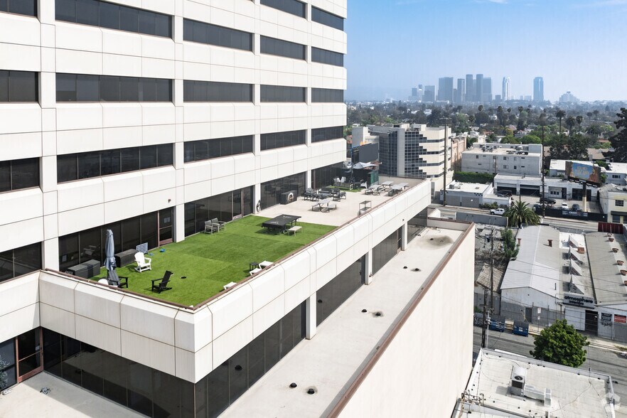 11150 W Olympic Blvd, Los Angeles, CA à louer - Photo de l’immeuble – Image 3 sur 6