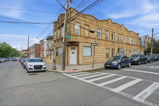 Plus de détails pour ideal 1031 Investment or User – Logement à vendre, Middle Village, NY