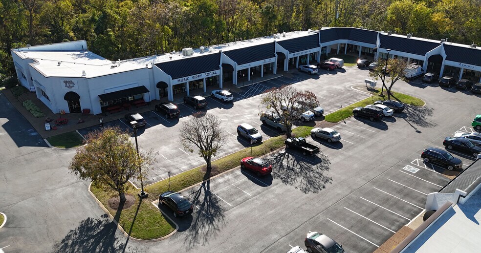 4825 Trousdale Dr, Nashville, TN à louer - Photo de l’immeuble – Image 3 sur 20
