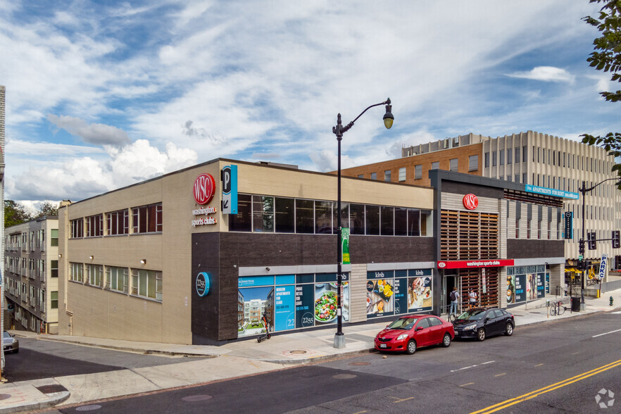 2251-2255 Wisconsin Ave NW, Washington, DC à louer - Photo de l’immeuble – Image 3 sur 5