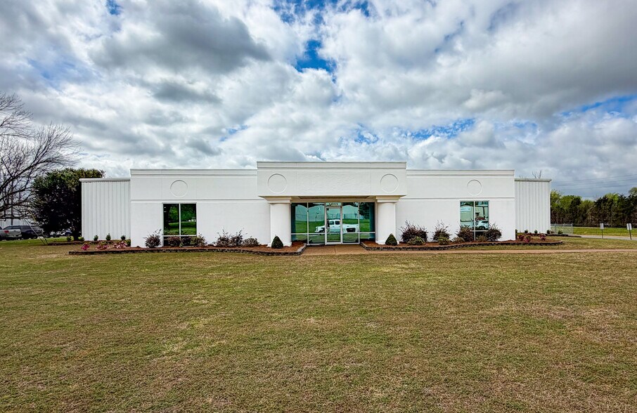 1011 Cedar Lake Rd SE, Decatur, AL à louer - Photo principale – Image 1 sur 16