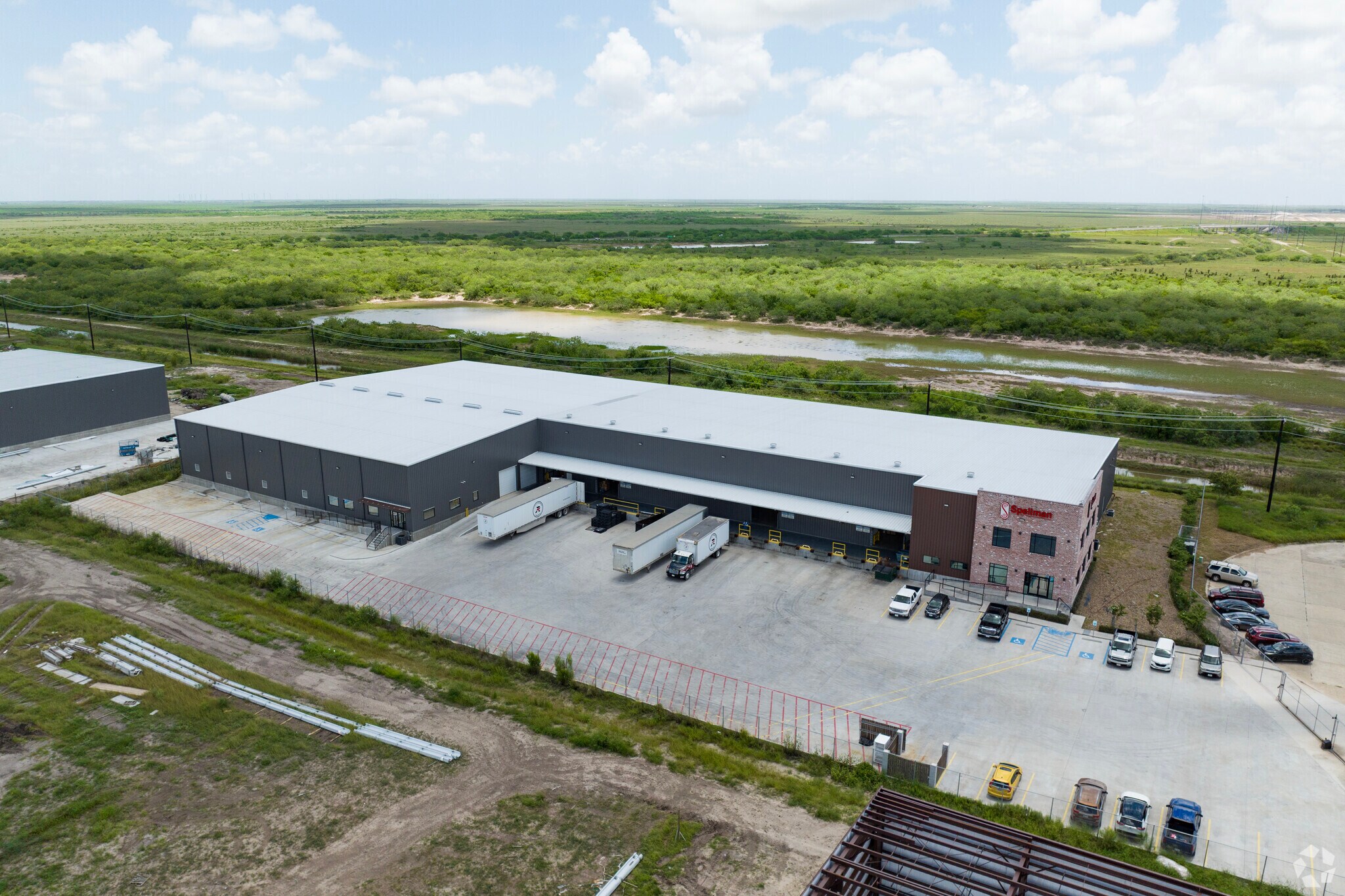7205 Industrial Cir, Brownsville, TX à vendre Photo de l’immeuble– Image 1 sur 15