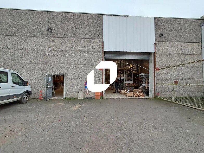 Local d’activités dans Hem à louer - Photo de l’immeuble – Image 1 sur 2