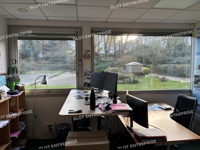Plus de détails pour Bureau à vendre