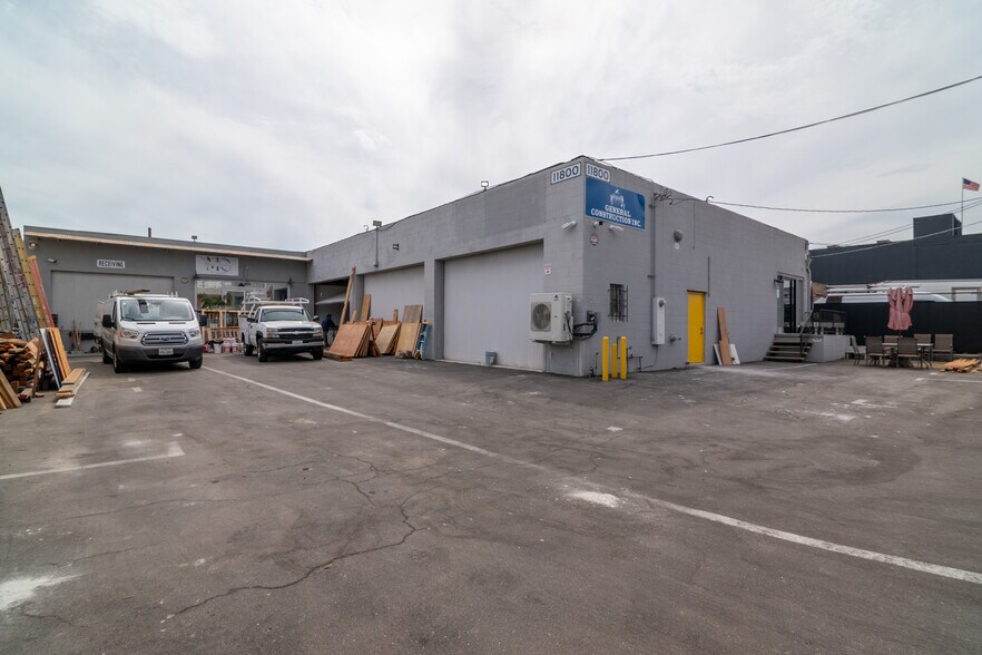 11800 Vose St, North Hollywood, CA à louer - Photo de l’immeuble – Image 1 sur 22