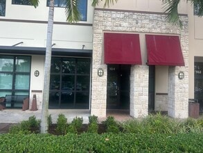 4900 S University Dr, Davie, FL à louer Photo de l’immeuble– Image 2 sur 5