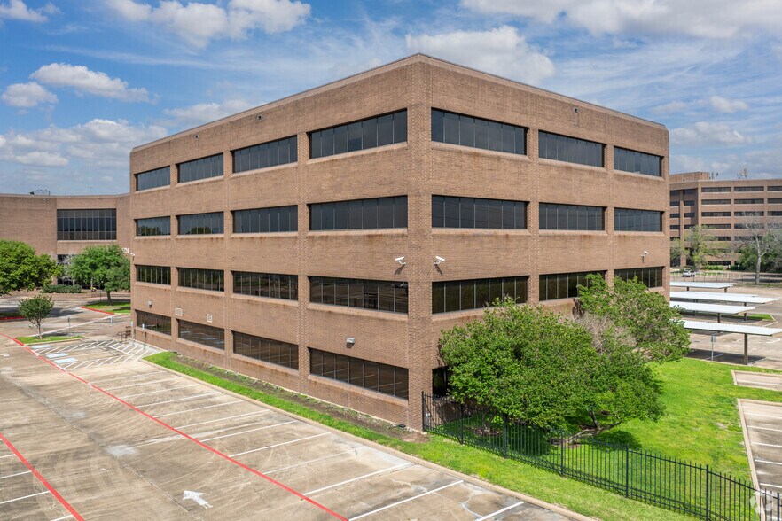 9720 Beechnut St, Houston, TX à vendre - Photo de l’immeuble – Image 2 sur 5