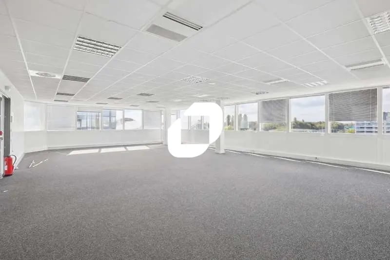 23 Avenue Louis Bréguet, Vélizy-Villacoublay à vendre - Photo de l’immeuble – Image 3 sur 16