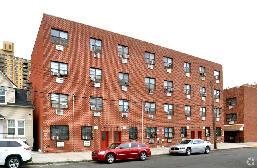 939 Croes Ave, Bronx, NY à vendre - Photo de l’immeuble – Image 2 sur 2