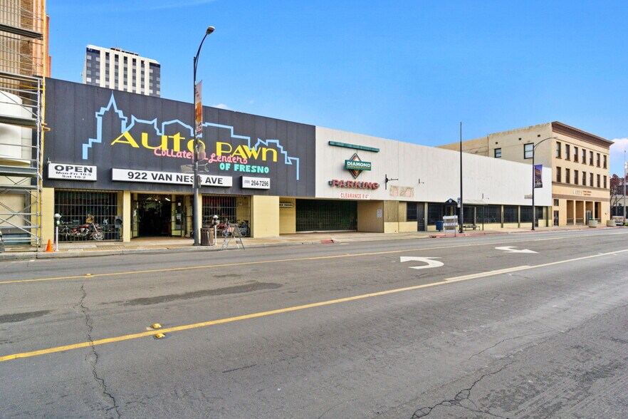 922 Van Ness Ave, Fresno, CA à vendre - Photo de l’immeuble – Image 2 sur 17