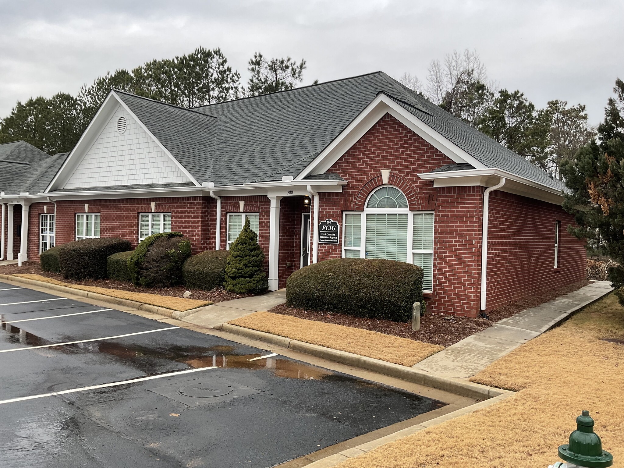 200-204 River Park North Dr, Woodstock, GA à louer Photo de l’immeuble– Image 1 sur 12
