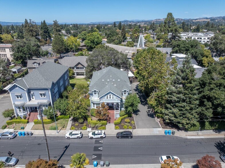 429 8th St, Santa Rosa, CA à vendre - Photo de l’immeuble – Image 2 sur 7