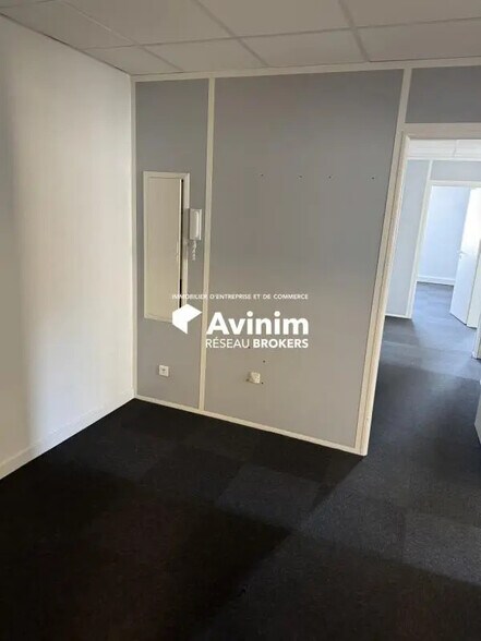 Bureau dans Brignais à vendre - Photo de l’immeuble – Image 2 sur 16