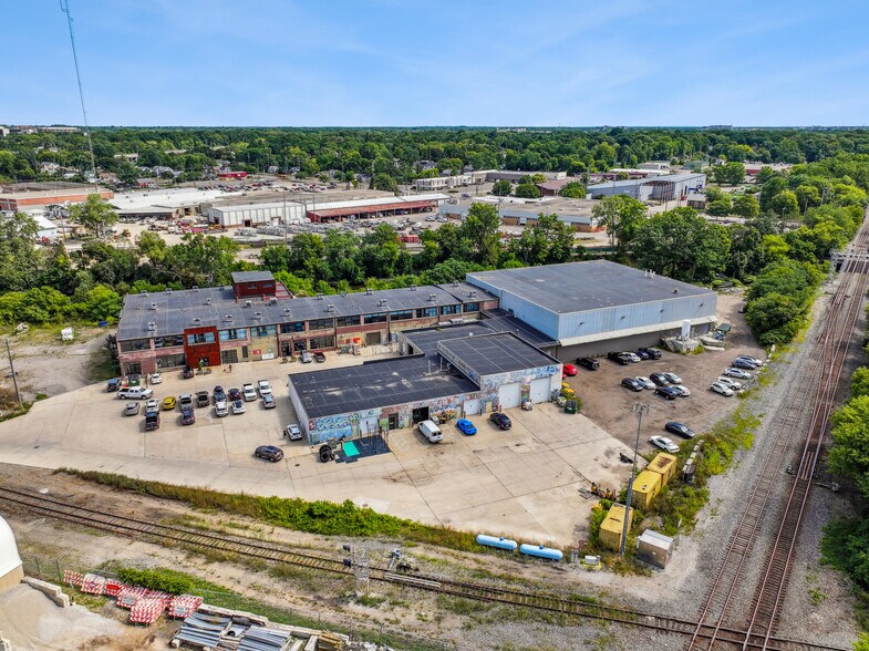 701 E South St, Lansing, MI à vendre - Photo de l’immeuble – Image 2 sur 11