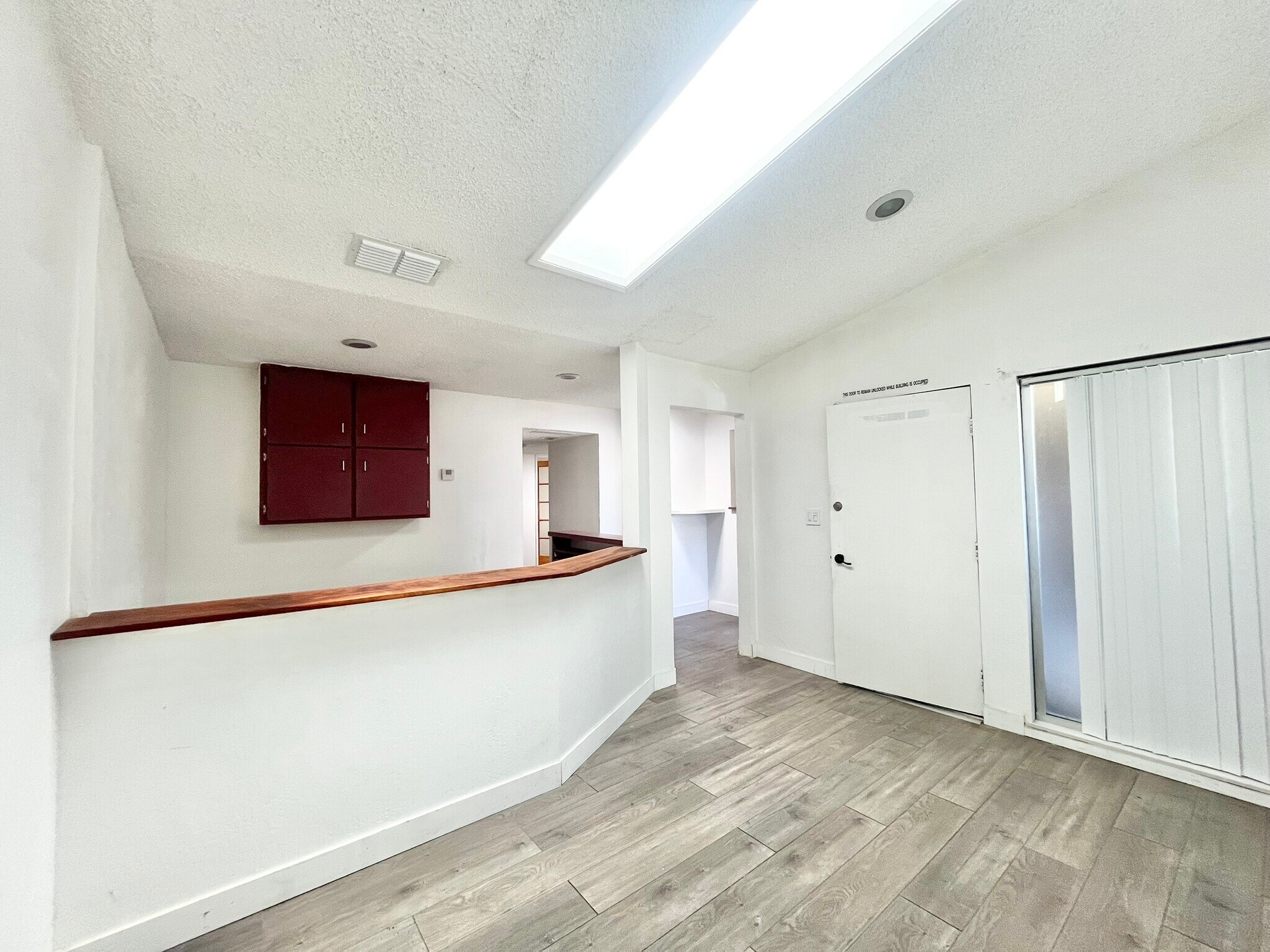 8329 Fair Oaks Blvd, Carmichael, CA à louer Photo intérieure– Image 1 sur 6