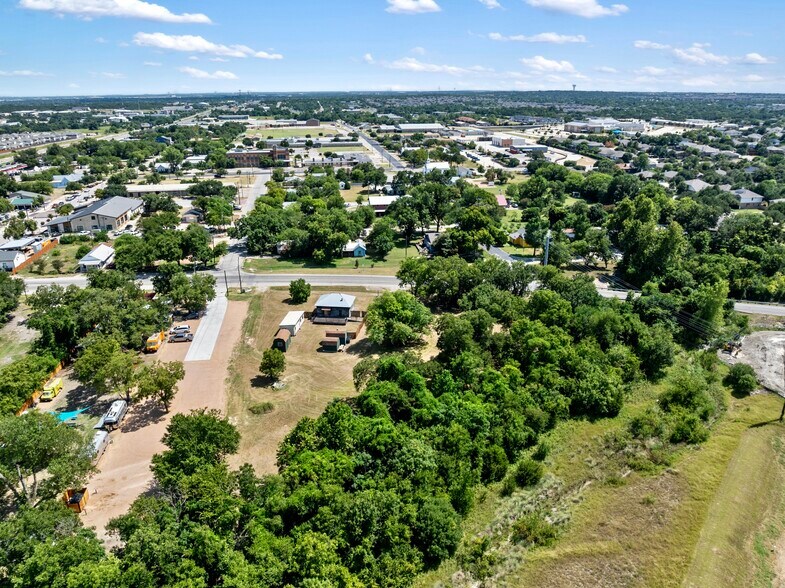 303 W Broade St, Leander, TX à louer - Photo de l’immeuble – Image 3 sur 27