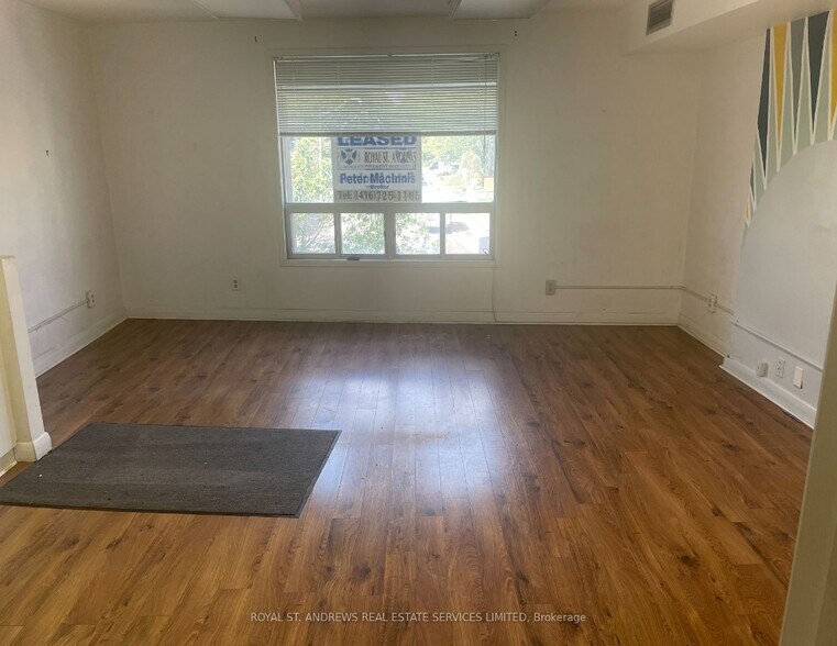 2599-2601 Yonge St, Toronto, ON à louer - Photo de l’immeuble – Image 3 sur 6
