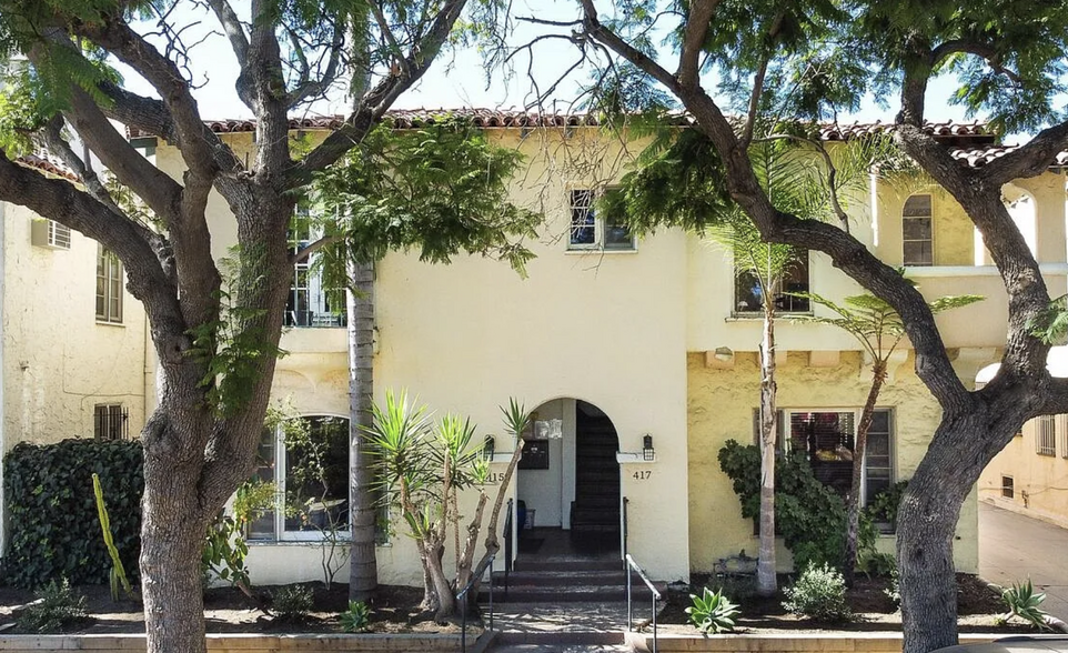 409 N Genesee Ave, Los Angeles, CA à vendre - Photo de l’immeuble – Image 2 sur 12