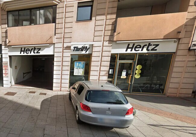 Plus de détails pour Local commercial à louer