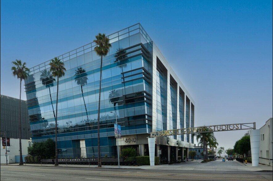 6040 W Sunset Blvd, Los Angeles, CA à louer - Photo de l’immeuble – Image 2 sur 17