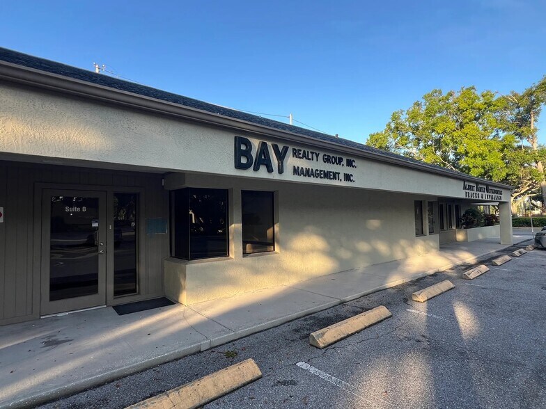 32502 US Highway 19 N, Palm Harbor, FL à louer - Photo de l’immeuble – Image 3 sur 15