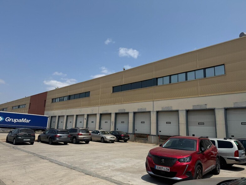 Industriel/Logistique dans SEVILLA à louer - Photo de l’immeuble – Image 2 sur 11