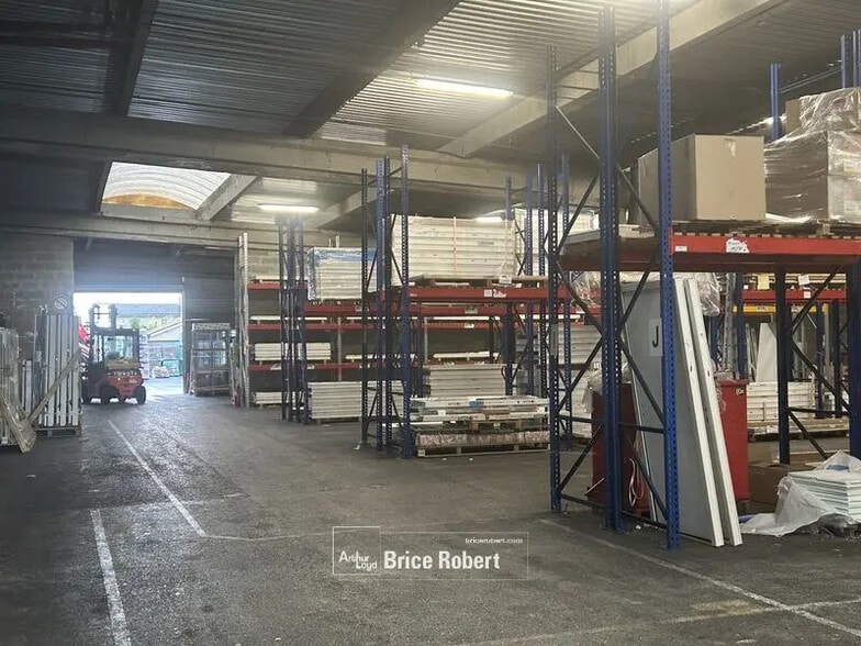 Local d’activités dans Beynost à louer - Photo intérieure – Image 2 sur 7