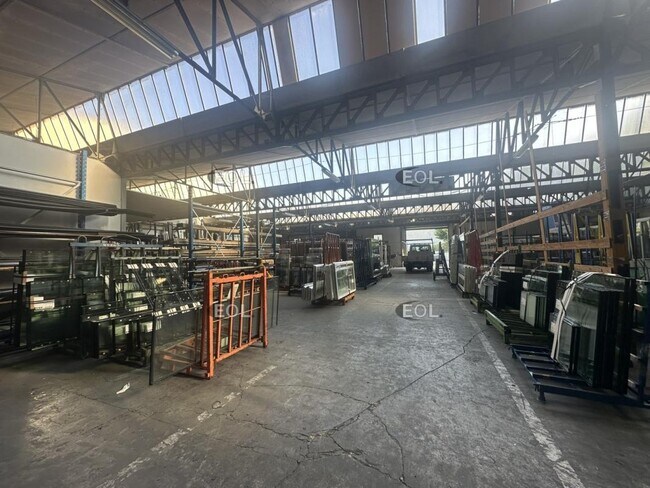 Plus de détails pour Industriel/Logistique à louer