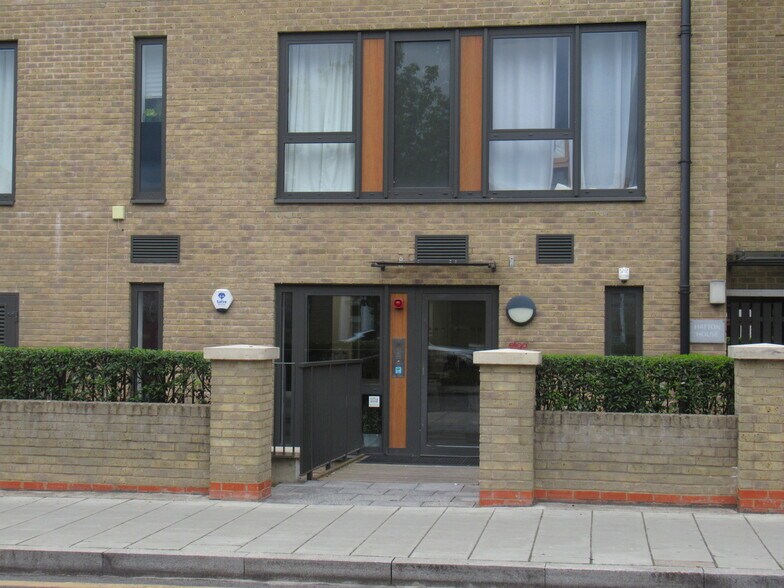83 Hartfield Rd, Londres à louer - Photo de l’immeuble – Image 1 sur 1