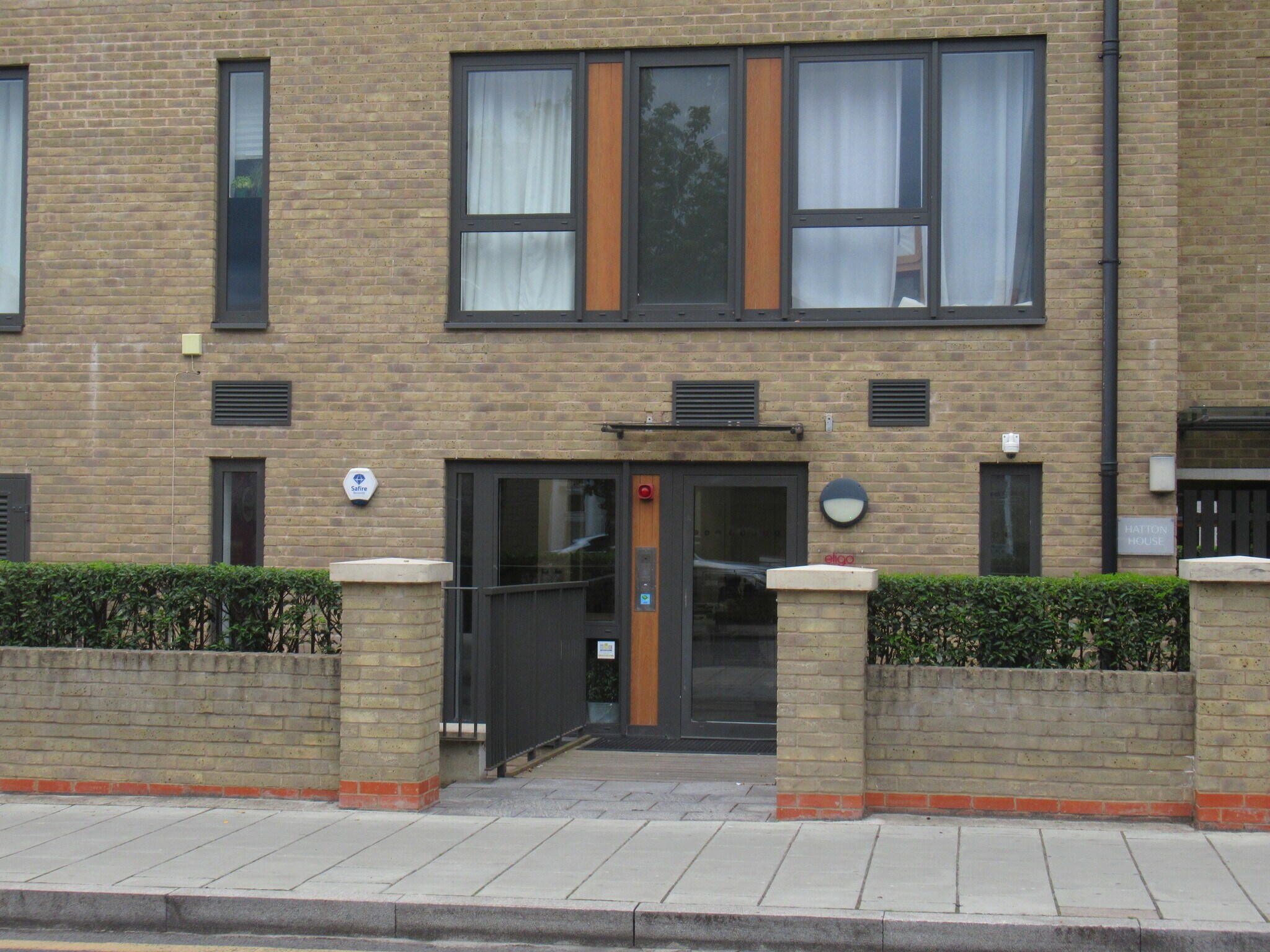 83 Hartfield Rd, Londres à louer Photo de l’immeuble– Image 1 sur 2