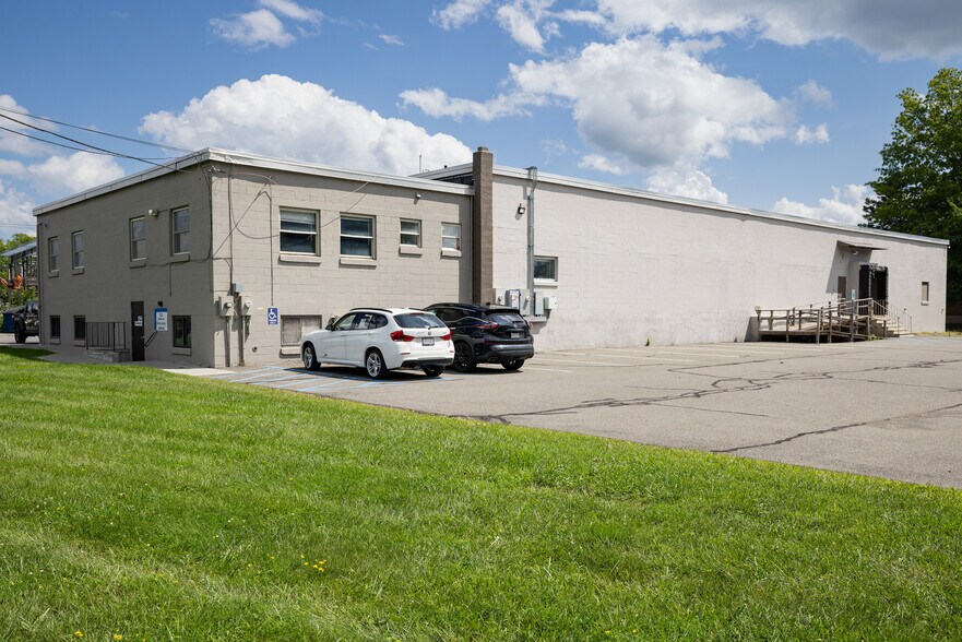 42 Karner Rd, Albany, NY à louer - Photo de l’immeuble – Image 3 sur 13