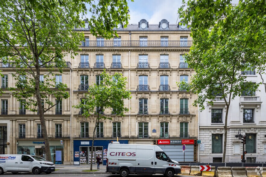 32 Rue Des Mathurins, Paris à louer - Photo de l’immeuble – Image 2 sur 2