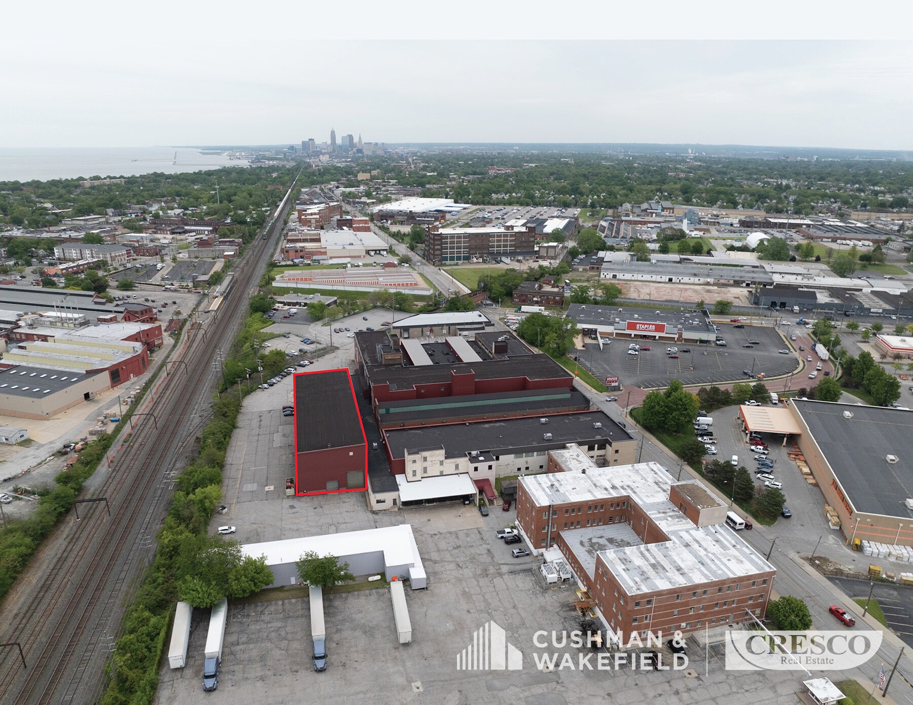 11744 Berea Rd, Cleveland, OH à louer Photo de l’immeuble– Image 1 sur 5