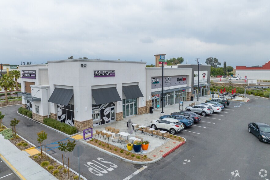 Swc Riverside Avenue & San Bernardino Ave, Rialto, CA à louer - Photo principale – Image 2 sur 7