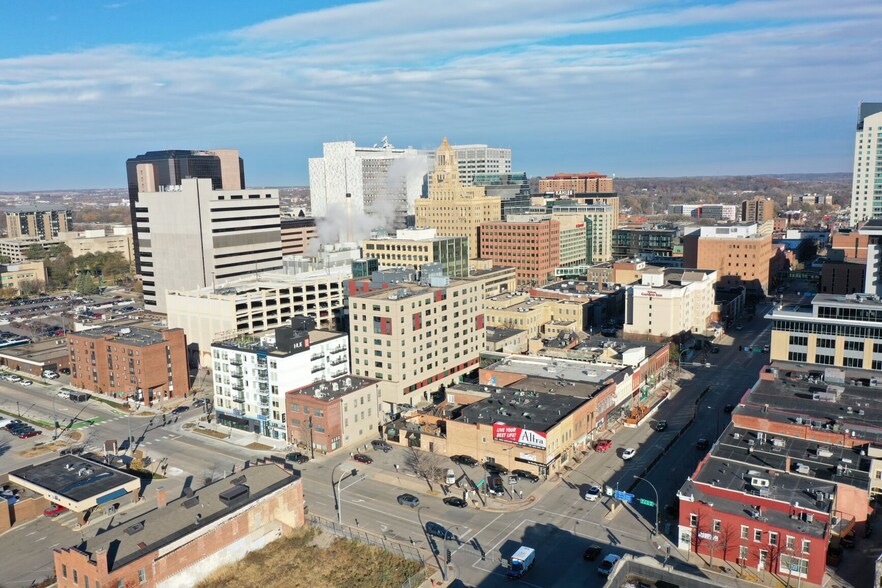 325 S Broadway, Rochester, MN à vendre - Photo de l’immeuble – Image 3 sur 10