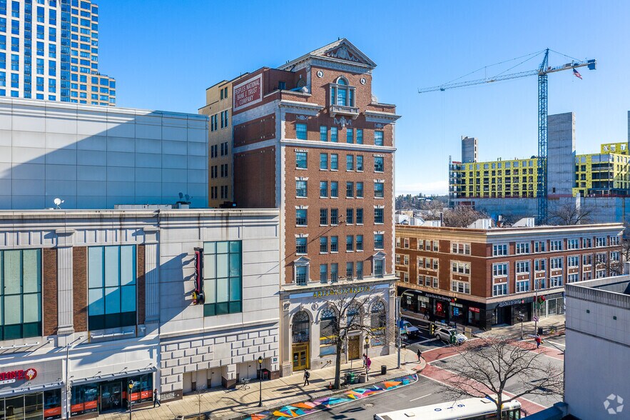 31 Mamaroneck Ave, White Plains, NY à louer - Photo de l’immeuble – Image 2 sur 4